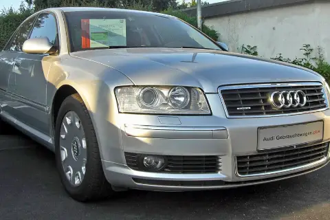 Audi A8 D3 (2002–2010) — фото