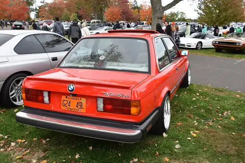 BMW 3 Series E30 (1982–1994) — фото