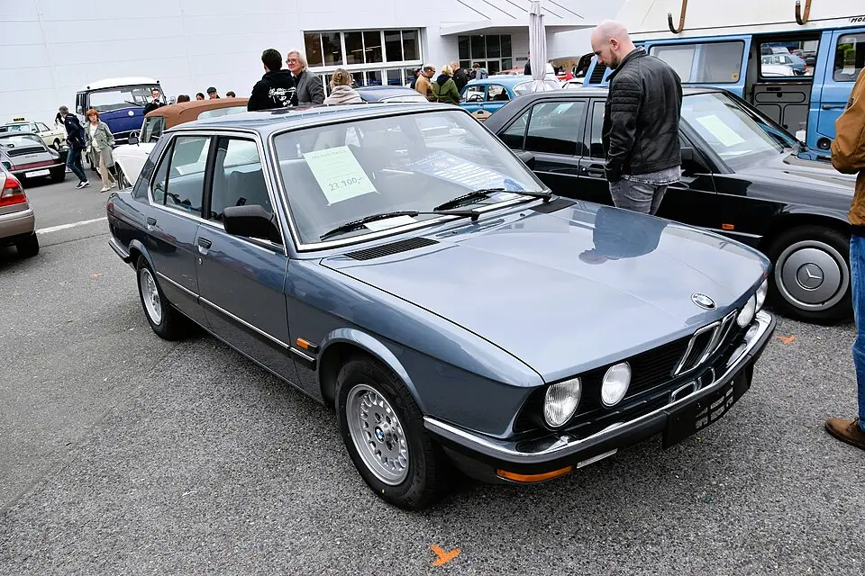 BMW 5 Series E28 (1981–1988) — фото