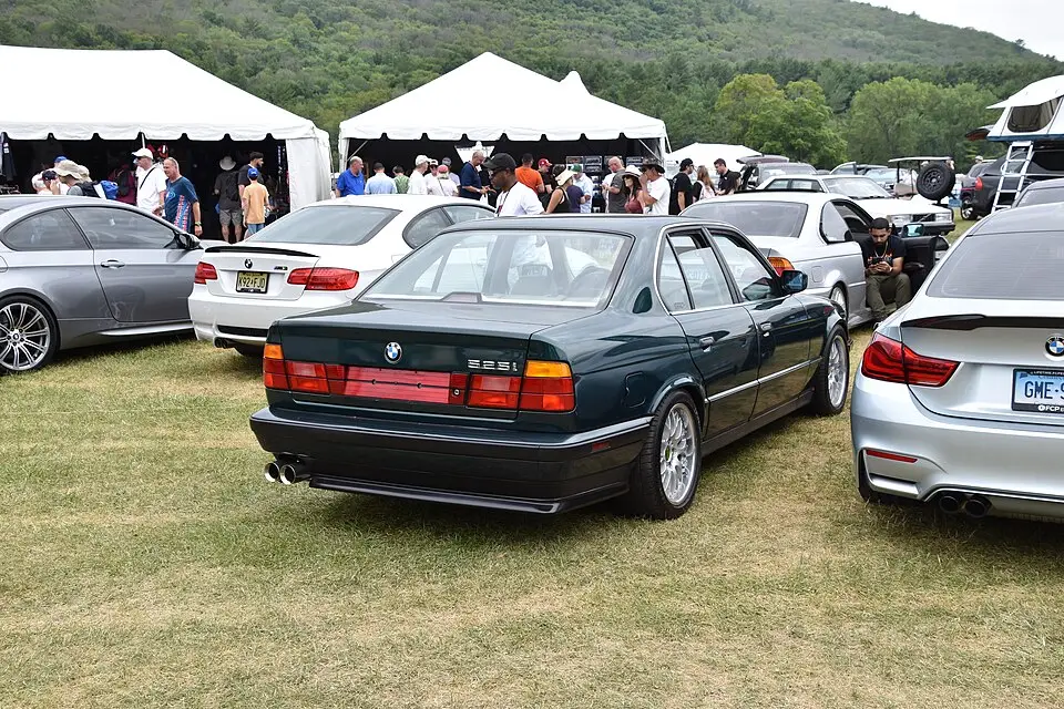 BMW 5 Series E34 (1988–1996) — фото