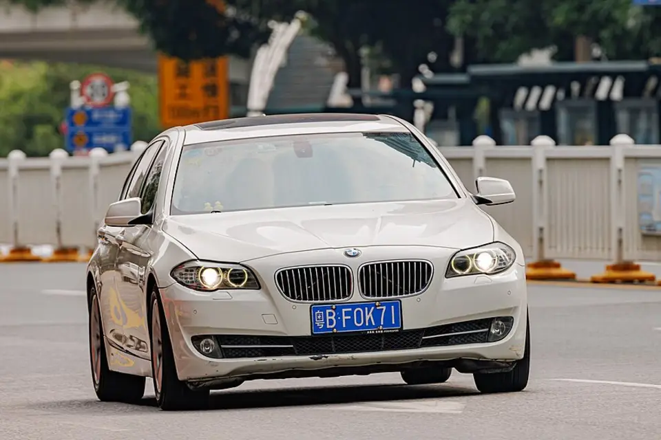 BMW 5 Series F10 (2010–2017) — фото