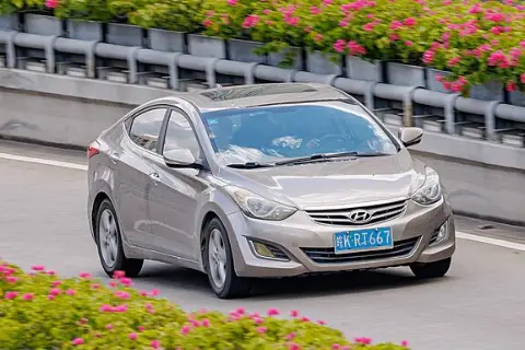Hyundai Elantra V (MD) (2010–2015) — фото