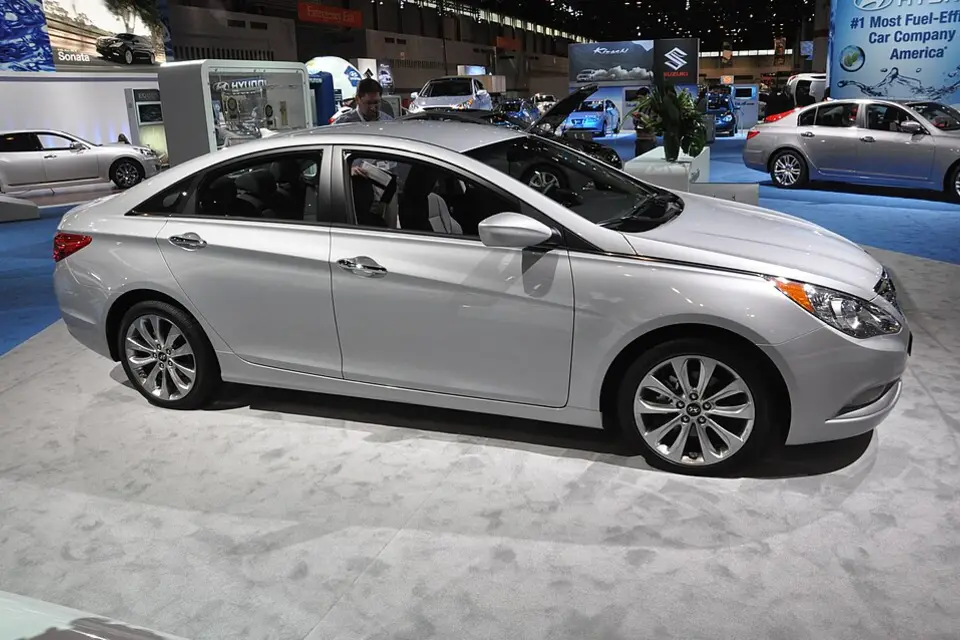 Hyundai Sonata VI (YF) (2009–2014) — фото