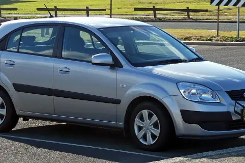 Kia Rio II (JB) (2005–2011) — фото