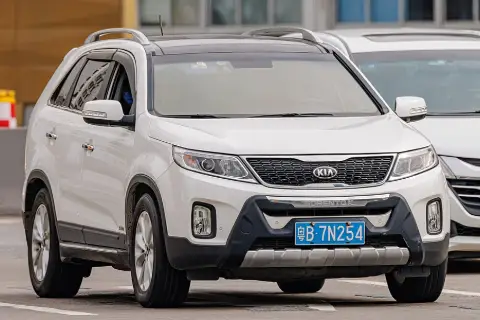 Kia Sorento II (XM) (2009–2014) — фото
