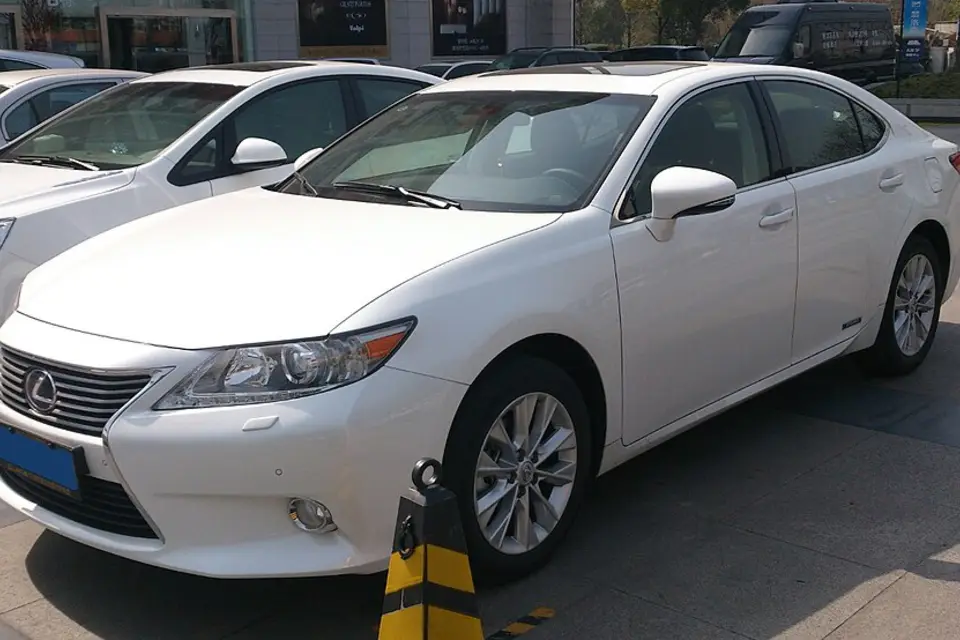 Lexus ES VI (XV60) (2012–2018) photo