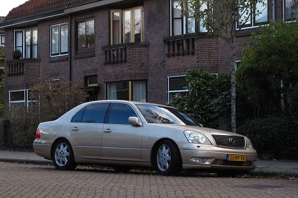 Lexus LS III (XF30) (2000–2006) — фото