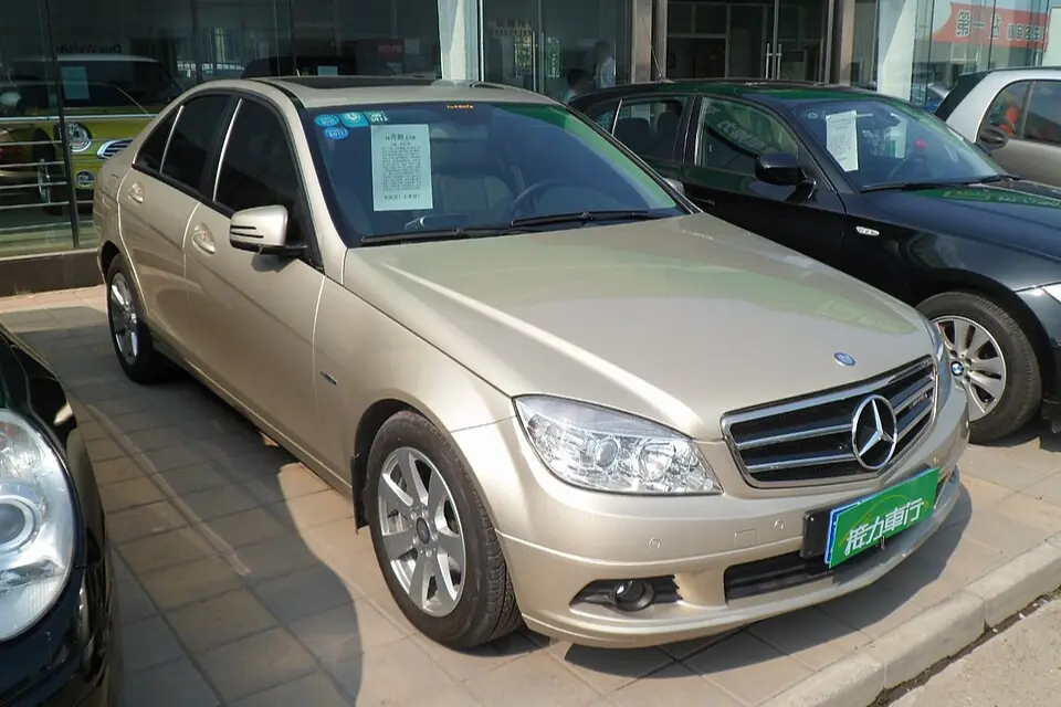 Mercedes-Benz C-Class W204 (2007–2014) photo