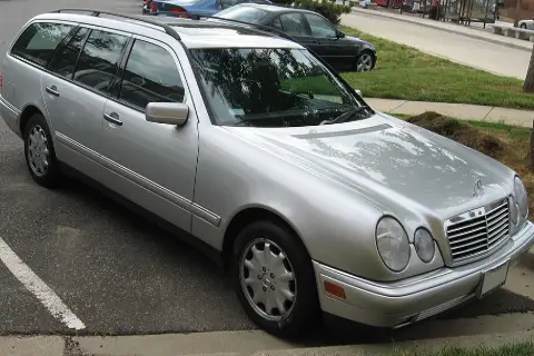 Mercedes-Benz E-Class W210 (1995–2002) — фото
