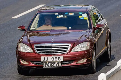 Mercedes-Benz S-Class W221 (2005–2013) — фото