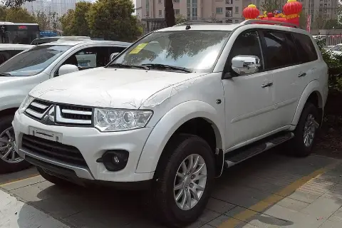 Mitsubishi Pajero Sport II