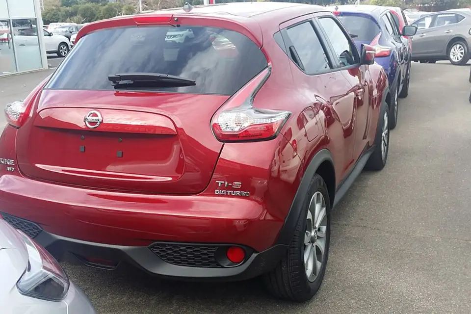 Nissan Juke I (F15) (2010–2019) photo