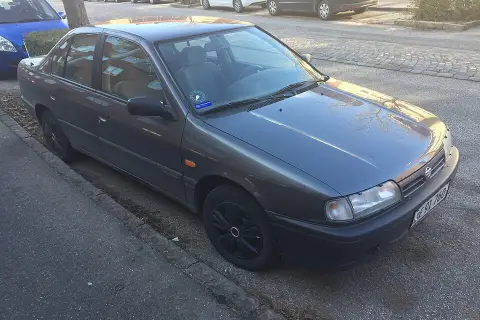 Nissan Primera P10 (1990–1996) — фото