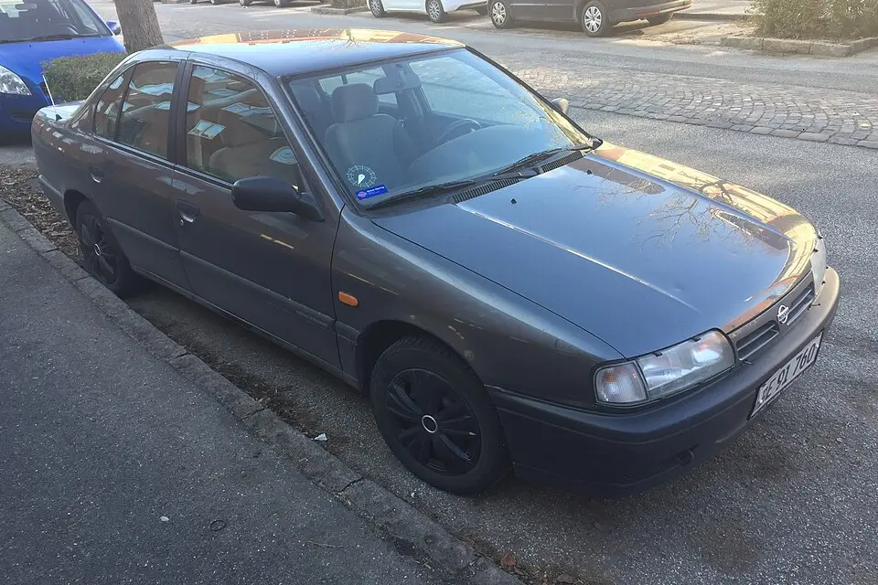 Nissan Primera P10 (1990–1996) — фото