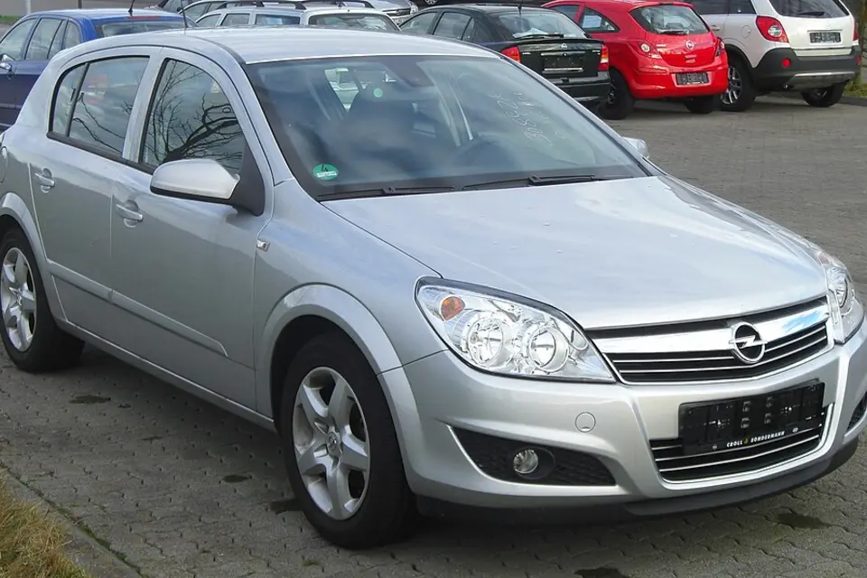 Opel Astra H (2004–2014) — фото