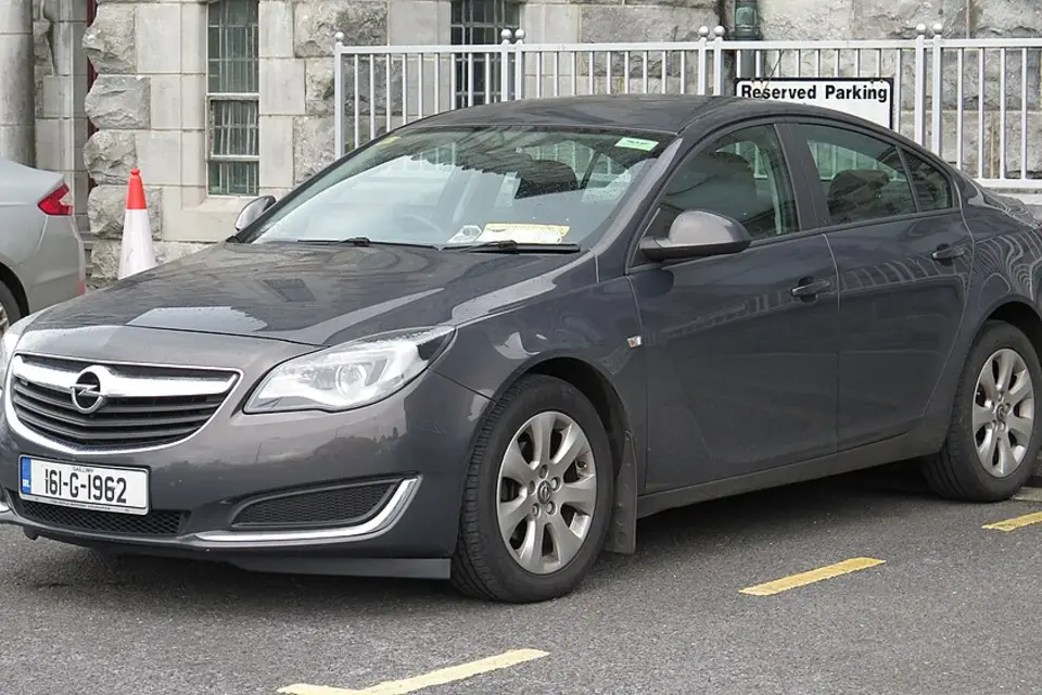 Opel Insignia A (2008–2017) photo