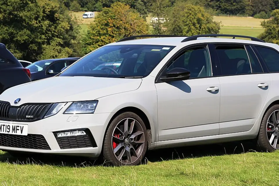 Skoda Octavia Combi A7 (2013–2020) — фото
