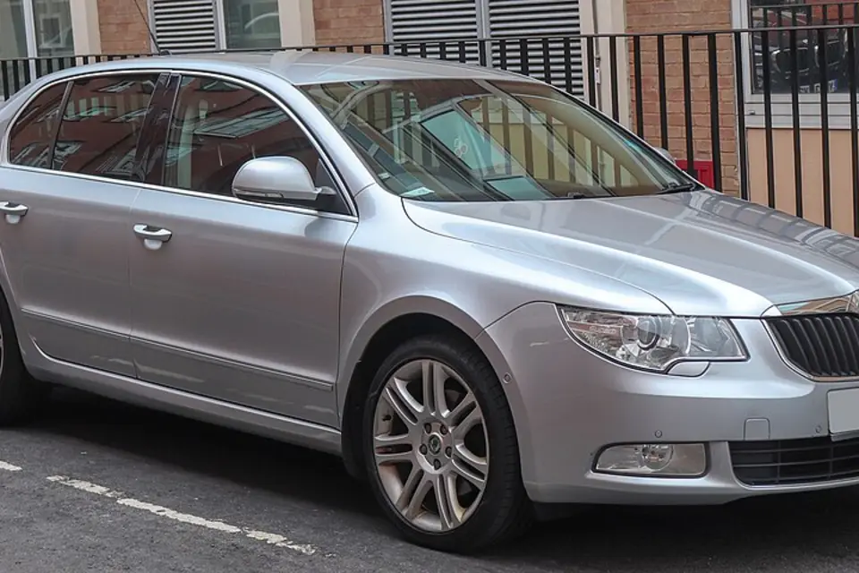 Skoda Superb II (B6) (2008–2015) — фото