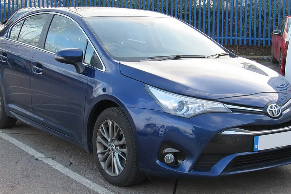 Toyota Avensis III (T270) (2008–2018) — фото