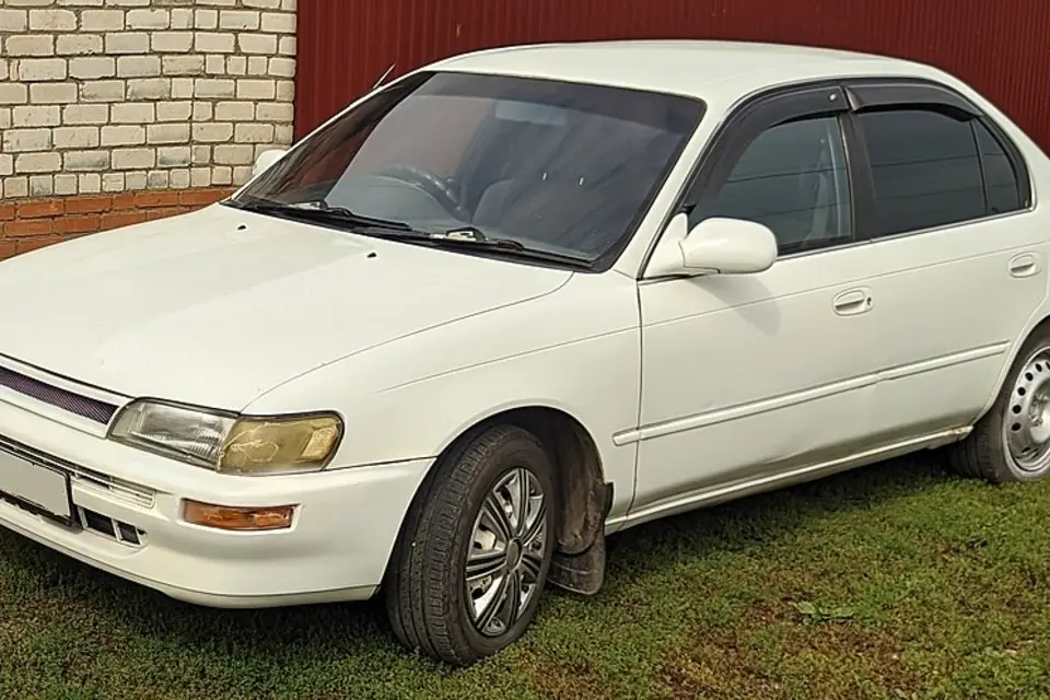 Toyota Corolla E100 (1991–1997) — фото