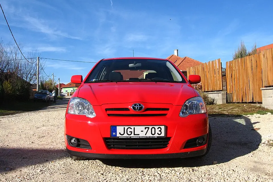 Toyota Corolla E120 (2000–2007) — фото