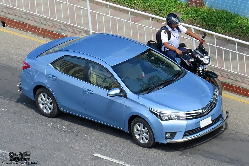 Toyota Corolla E170 (2013–2019) — фото